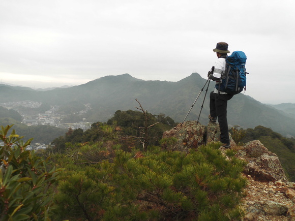 初登山はホームマウンテン黒髪山へ_a0206345_19452080.jpg