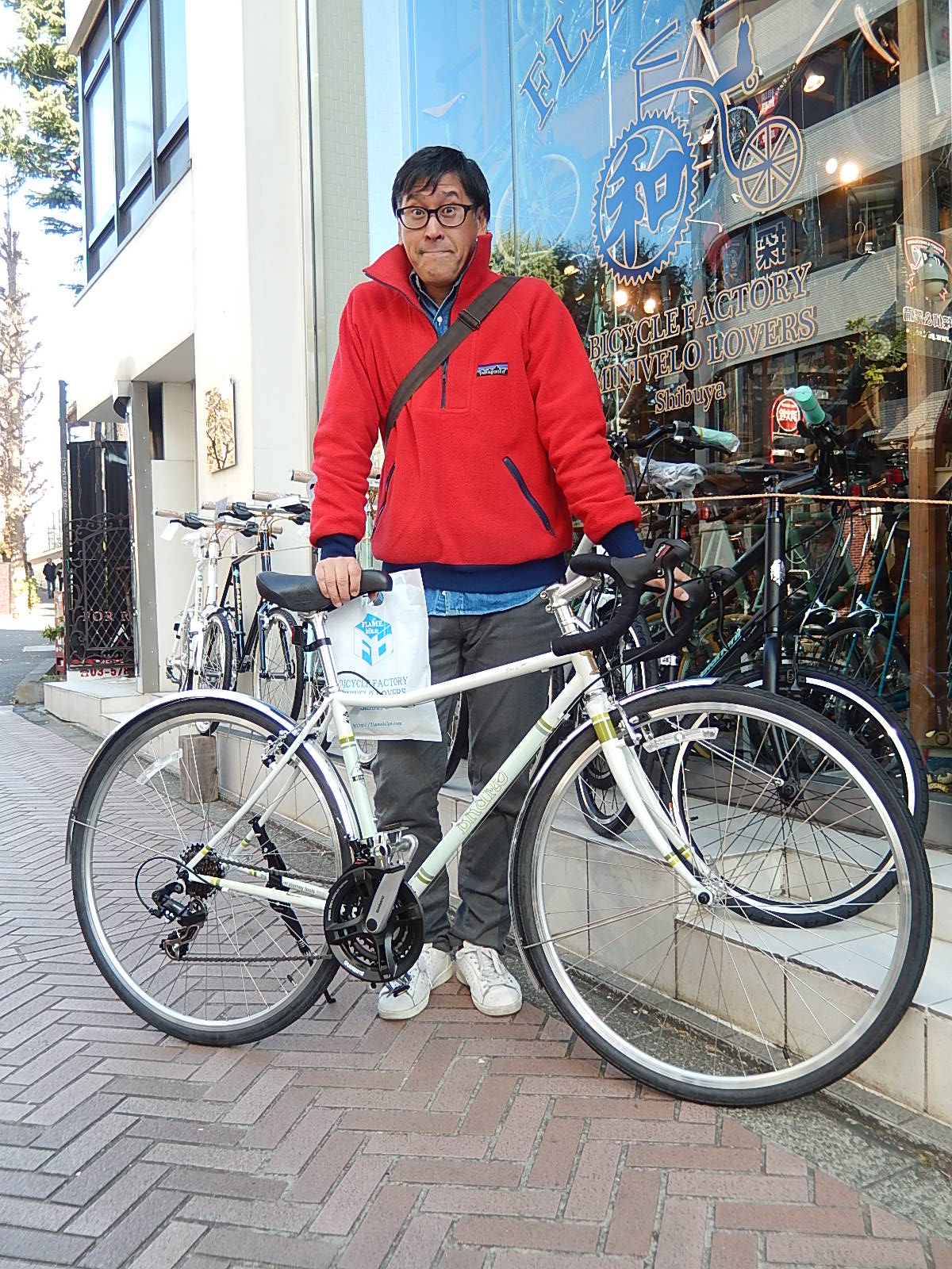 1月4日　渋谷　原宿　の自転車屋　FLAME bike前です_e0188759_17244444.jpg