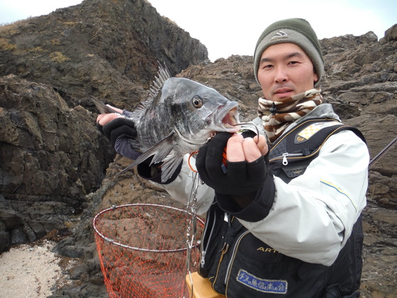 初釣りはもちろん磯前打ち(^O^)_d0249266_841570.jpg