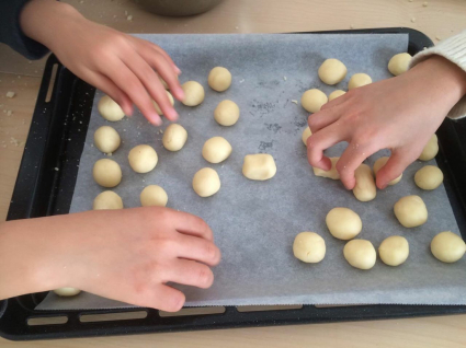 new year kids cooking！_f0236578_21332271.jpg