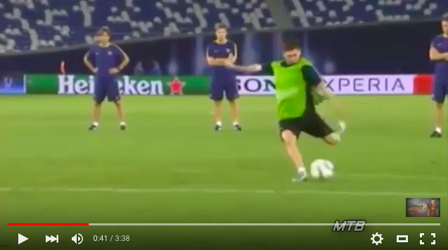 A Happy New Year Messi!： 天才メッシは全寮制で生まれたのだ！全寮制の時代_e0171614_8404852.png