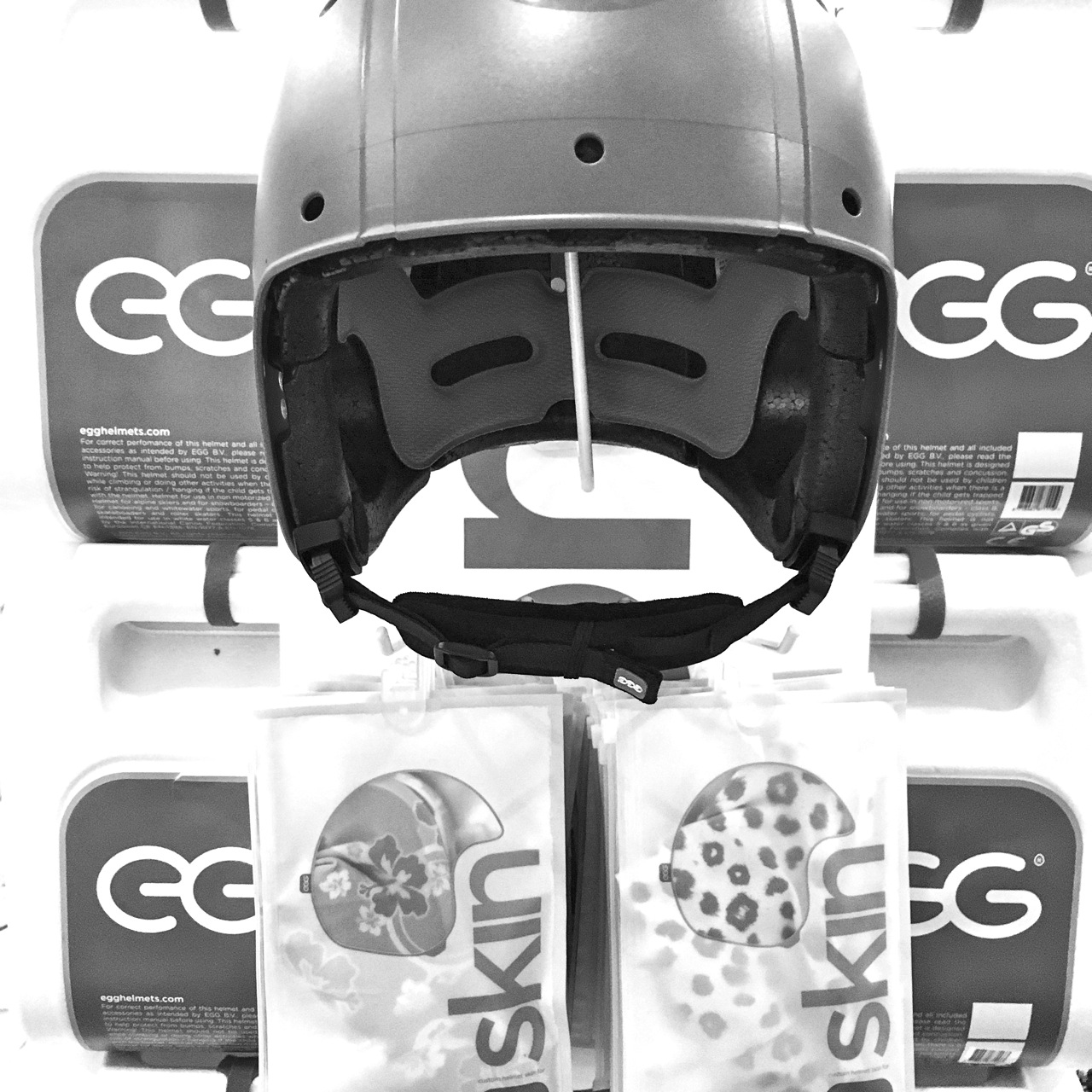 オランダ産のおしゃれヘルメット『EGG エッグヘルメット』おしゃれヘルメット 子供ヘルメット ストライダー_b0212032_233448.jpg