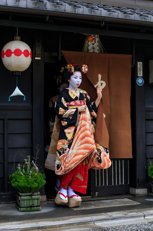 新年の挨拶回り(上七軒・中里のみなさん)_f0155048_2305030.jpg