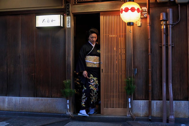 新年の挨拶回り(上七軒・中里のみなさん)_f0155048_2315876.jpg