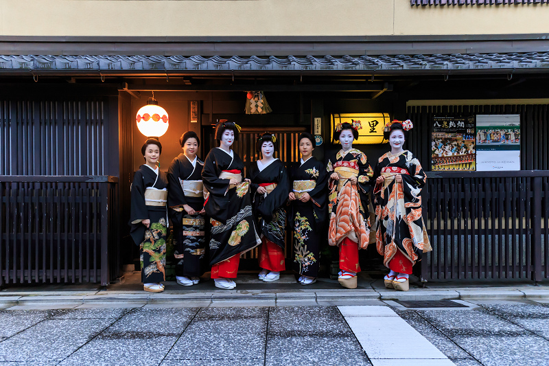 新年の挨拶回り(上七軒・中里のみなさん)_f0155048_2333855.jpg
