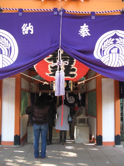 「根津神社」と「山種美術館」♪_e0106712_17483528.jpg