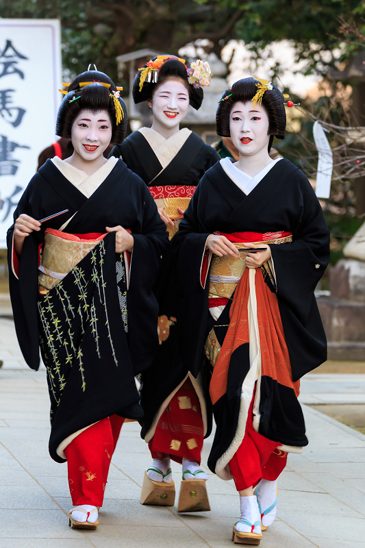 新年のご挨拶へ（上七軒・大文字の勝也さん、勝音さん、勝奈さん）_f0155048_0145665.jpg