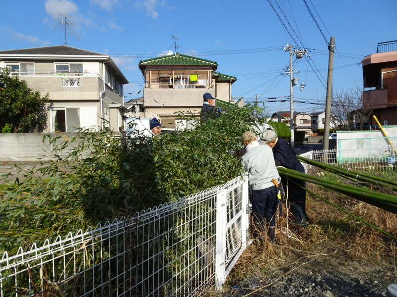 「とんど」組立準備＆組立完成・・・せんなん里海公園_c0108460_22390608.jpg