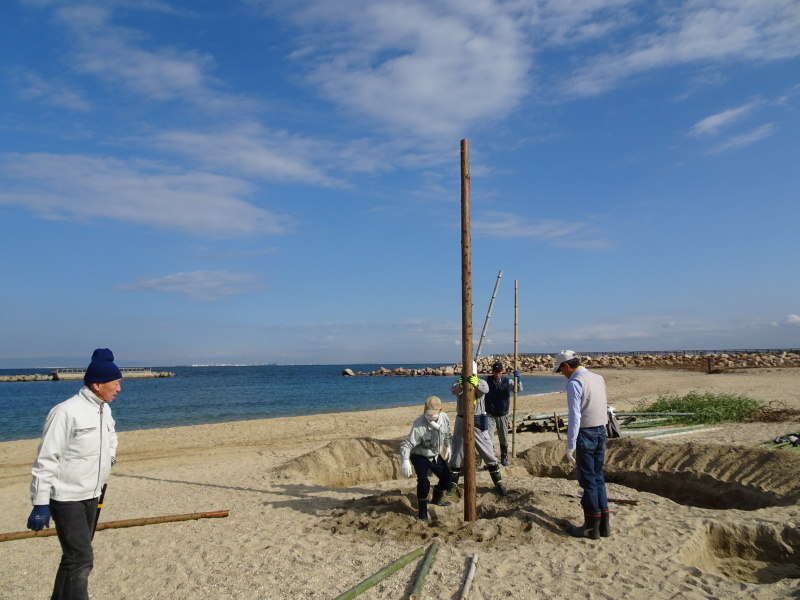 「とんど」組立準備＆組立完成・・・せんなん里海公園_c0108460_22450709.jpg