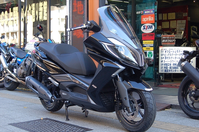 KYMCO New DownTown １２５ i 入荷いたしました : SCSブログ
