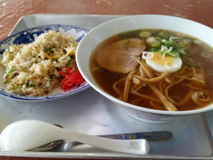 なかおち丼 , ラーメン・半チャーハン　　　　　市場食堂（青森市場冷蔵食堂部）　_b0144987_18191847.jpg