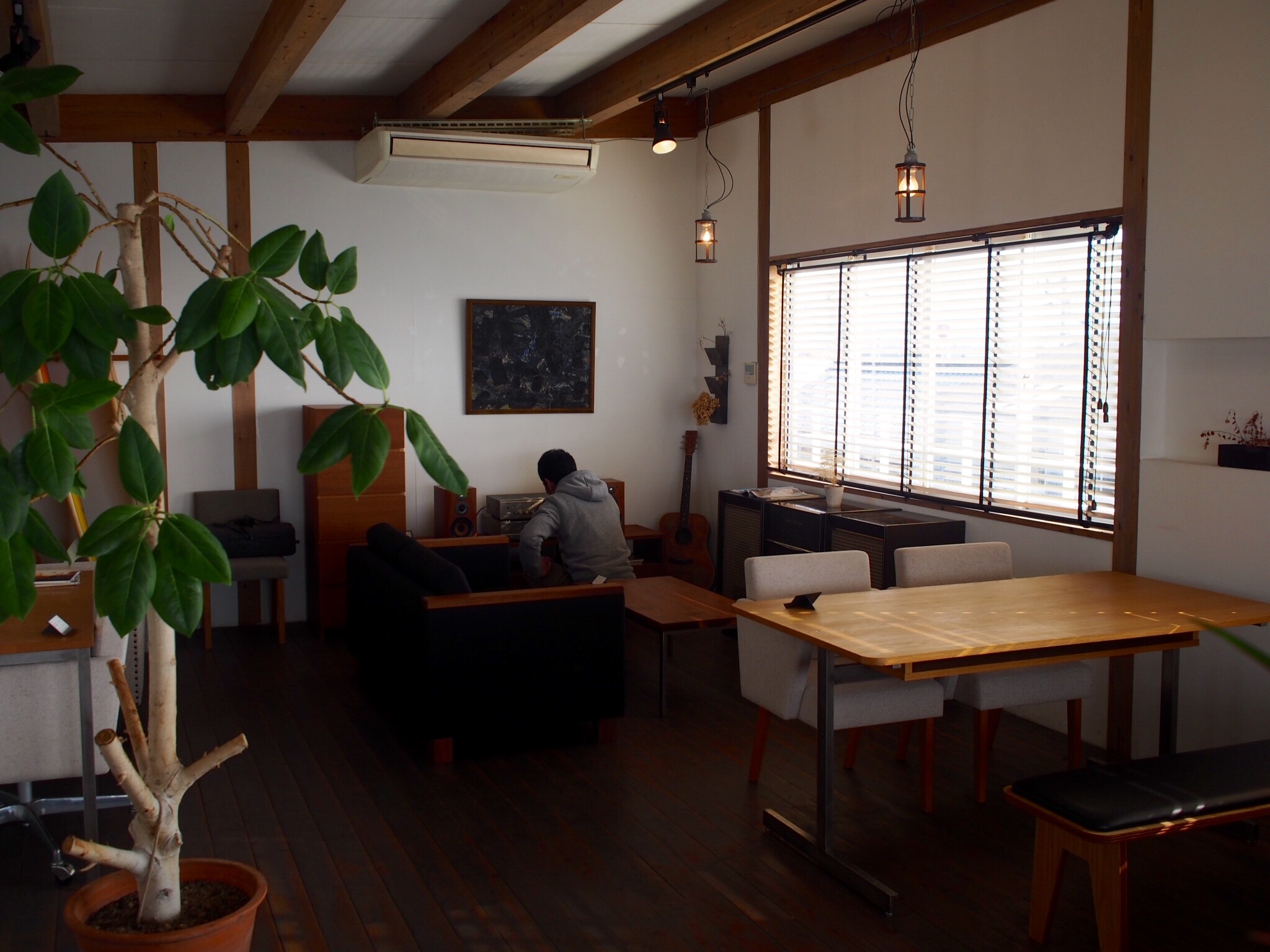 海辺のカフェで家具を買う! ~松山極上Cafe〜_c0217853_17264106.jpeg