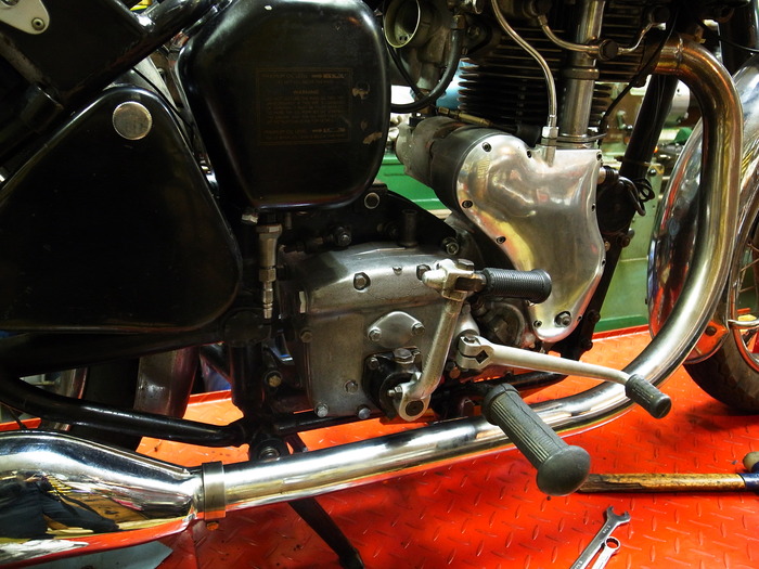 1960 VELOCETTE VIPER プライマリー周り取り付け_a0248662_091517.jpg