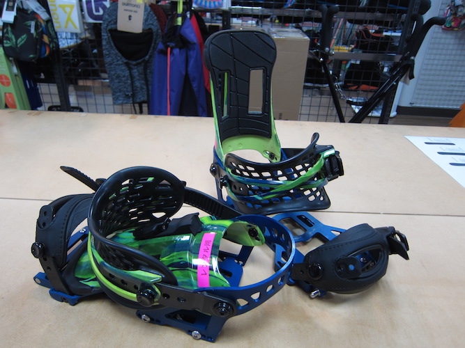◎スプリットボーダー必見!BURTON HITCHHIKER レンタル開始!◎_d0198793_14551965.jpg
