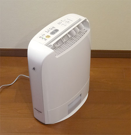 アコギの湿度管理 「除湿機と加湿器を買いました」 _c0137404_1849569.jpg