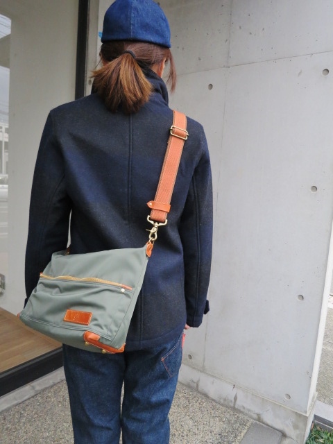 久々の日本の職人BAG：LEDER MAKES ･･･ 当店別注カラー仕様・2型です(^^♪_d0152280_21111676.jpg