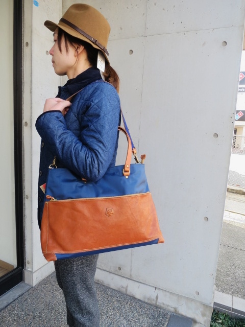 久々の日本の職人BAG：LEDER MAKES ･･･ 当店別注カラー仕様・2型です(^^♪_d0152280_2112068.jpg