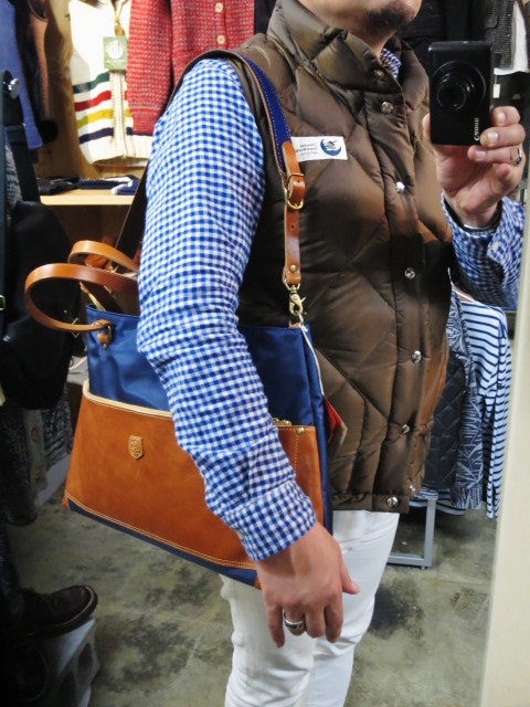 久々の日本の職人BAG：LEDER MAKES ･･･ 当店別注カラー仕様・2型です(^^♪_d0152280_21125871.jpg
