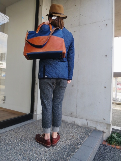 久々の日本の職人BAG：LEDER MAKES ･･･ 当店別注カラー仕様・2型です(^^♪_d0152280_2112783.jpg