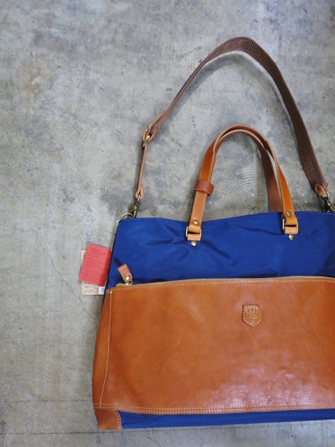久々の日本の職人BAG:LEDER MAKES ・・・ 当店別注カラー仕様・2型です(^^♪_d0152280_212538.jpg