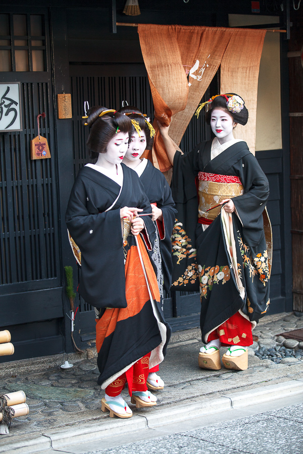 新年　花街挨拶回り！　～上七軒　大文字さん～_b0128581_21205389.jpg