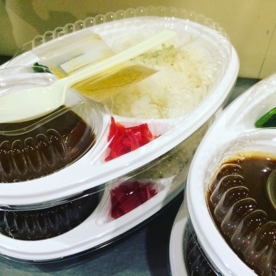 カレー専門店のカレー弁当*\\(^o^)/*_d0132688_19000489.jpg