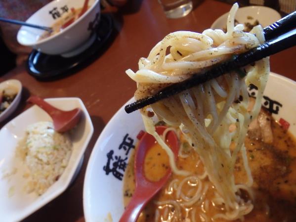 らー麺藤平　　　　　　　川西多田店_c0118393_1225314.jpg