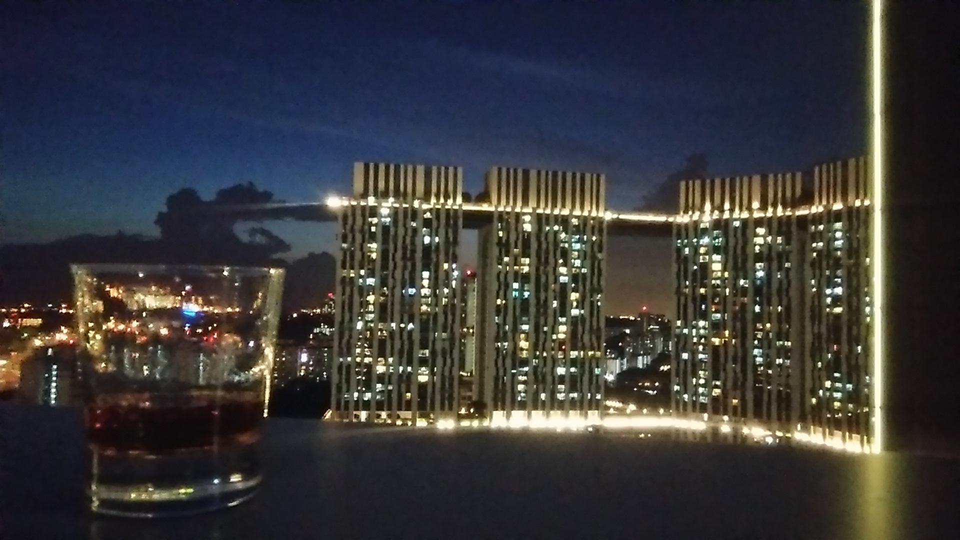ピナクルの夜景とアルコール♪_c0212604_321089.jpg