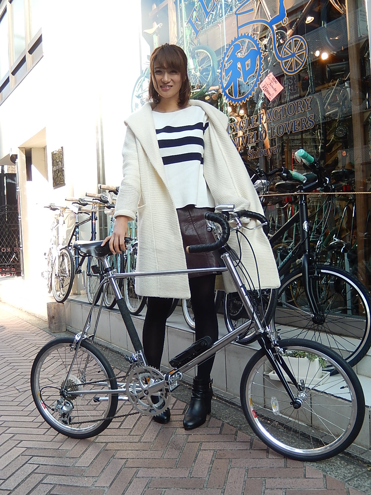 1月11日 渋谷 原宿 の自転車屋 FLAME bike前です_e0188759_17213119.jpg