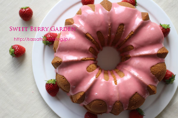 ストロベリー・バントケーキ / Strawberry Bundt Cake_c0348867_01094549.jpg