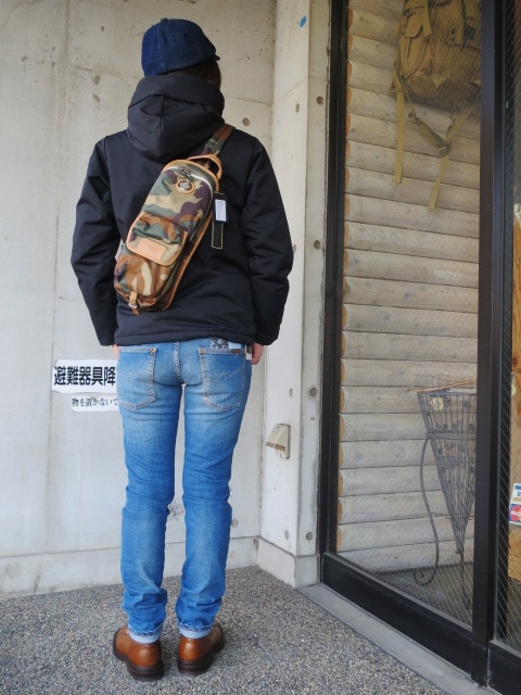 久々の日本の職人BAG:LEDER MAKES ・・・ 当店別注カラー仕様・2型です(^^♪_d0152280_275773.jpg