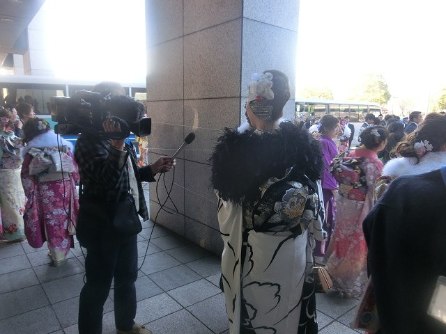 新成人諸君!もう少し、メリハリをつけようや! 今年も「祝福」と「むなしさ」が同居した成人式_f0141310_7233626.jpg