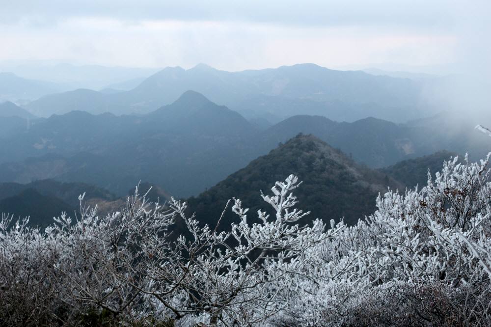 八女市矢部村山系の八名山_f0212511_23584066.jpg