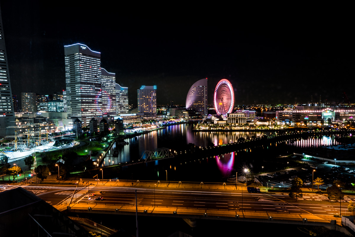 横浜桜木町ワシントンホテルの夜景 More Than Now