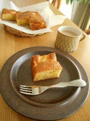 りんごケーキ_b0348064_09533390.jpg