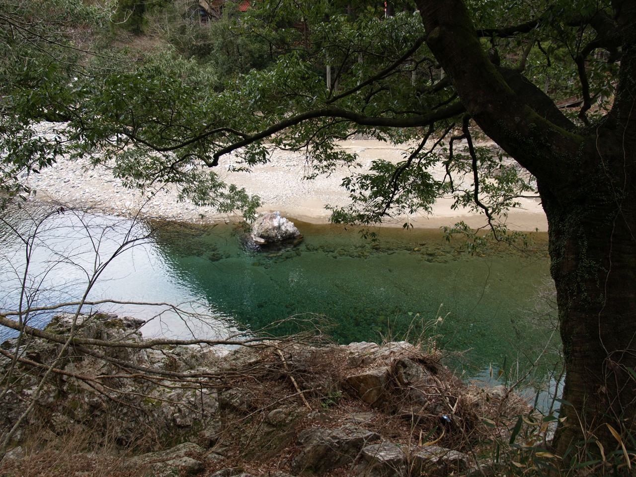 『板取川と渓谷と下根(しもね)池の風景・・・・・』_d0054276_1941763.jpg