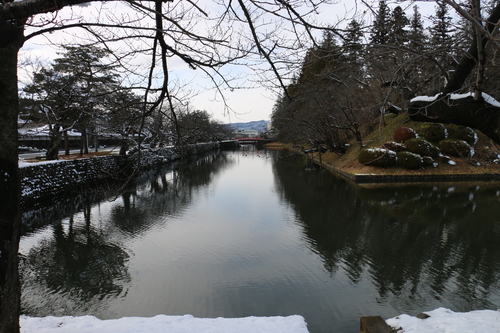 昼下がりの米沢　1月1３日（小寒・次候）　水泉温かを含む（しみず　あたたかを　ふくむ）・・・３_c0075701_1311032.jpg