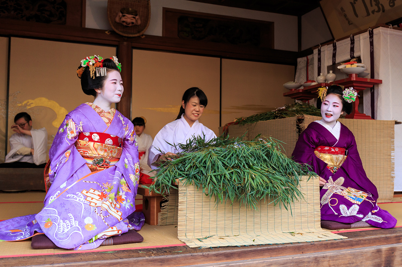 十日ゑびす・残り福（祇園甲部・彰子さん、小衿さん）_f0155048_0191535.jpg