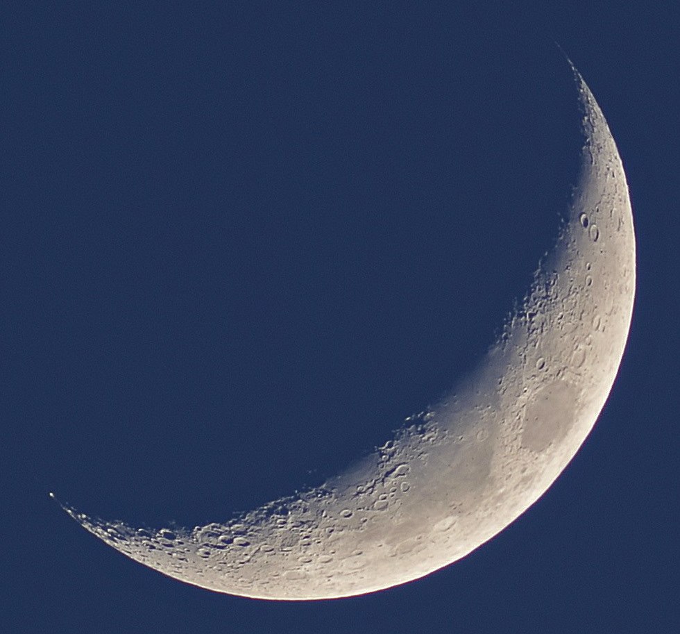 月齢4 3の月と地球照 日本人名クレーター 16年1月14日 Face S Of The Moon Photos Silly Things