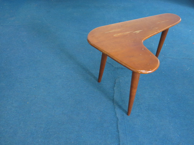 \"Un Known Small Side Table Boomerang Shape #FAIR\"ってこんなこと。_c0140560_1040543.jpg