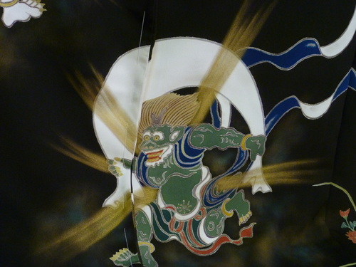 黒留袖 ”風神雷神” <真美弥別染め>_d0159384_23201538.jpg