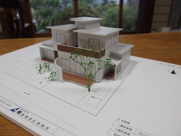 住宅の模型ができました。_e0112106_1631479.jpg