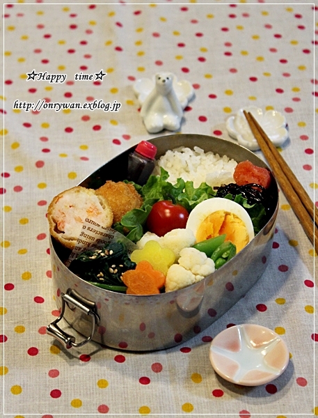 海老カツ弁当と黒豆入りうずまきラウンドパン♪_f0348032_18051011.jpg