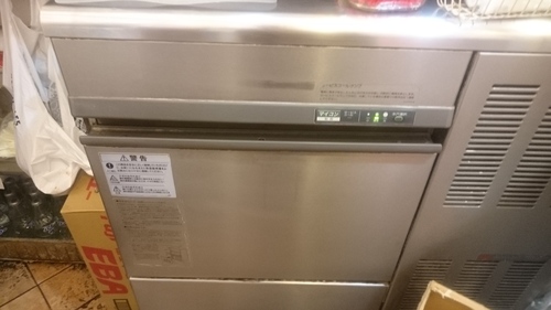 「エアコンの次は製氷機が」_a0075684_1413980.jpg