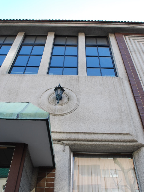 函館末広町のイチヤマ商店(建築家・関根要太郎函館作品再訪、その5)_f0142606_4493613.jpg