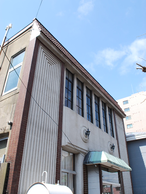 函館末広町のイチヤマ商店(建築家・関根要太郎函館作品再訪、その5)_f0142606_511527.jpg