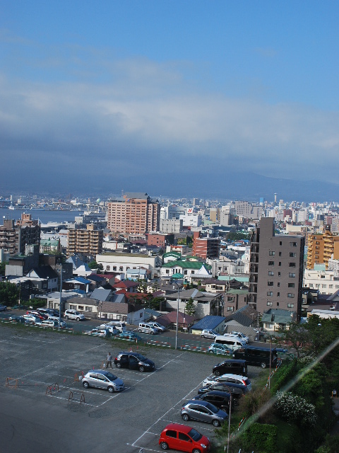 函館末広町のイチヤマ商店(建築家・関根要太郎函館作品再訪、その5)_f0142606_622059.jpg