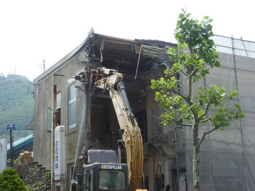 函館末広町のイチヤマ商店(建築家・関根要太郎函館作品再訪、その5)_f0142606_7322264.jpg