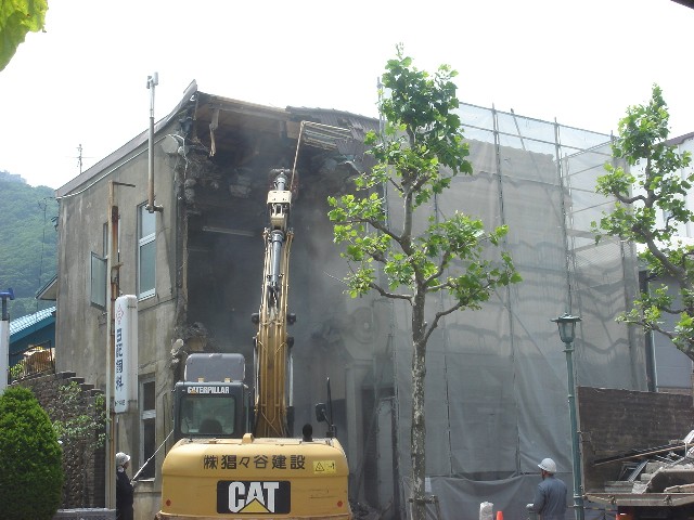 函館末広町のイチヤマ商店(建築家・関根要太郎函館作品再訪、その5)_f0142606_742093.jpg