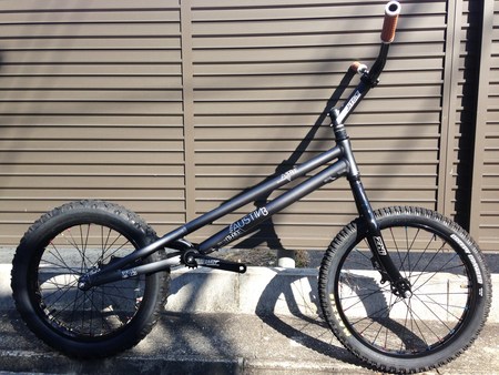 ROCKMAN 完成車 : トライアル自転車 BMX ピスト 自転車 ROCKMAN 完成車 : トライアル自転車 BMX ピスト 自転車